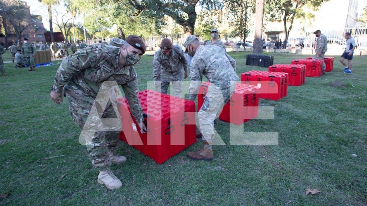 Por el momento, no se cortará avenida Freyre, la arteria que separa al Hospital Cullen (al fondo en la foto) del predio del Liceo.