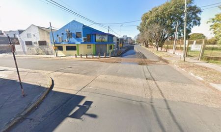 Un hombre fue encontrado sin vida este sábado dentro de un automóvil estacionado en Paraná a pocos metros de la Terminal de Ómnibus y un jardín. Un hombre fue encontrado sin vida este sábado dentro de un automóvil estacionado en Paraná a pocos metros de la Terminal de Ómnibus y un jardín.