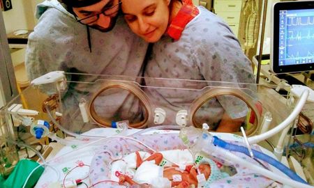 Con el 1% de posibilidades de sobrevivir, este bebé superó una infección en sus intestinos