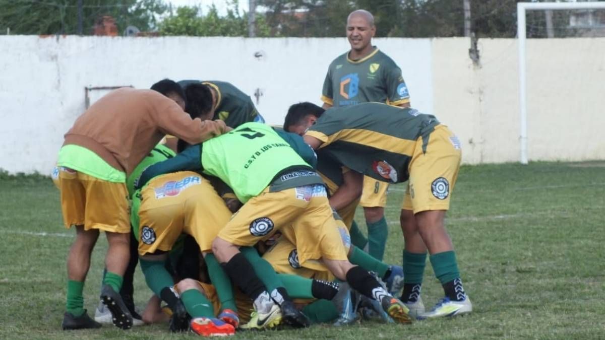 Los Canarios ganó el clásico ante Loyola. Foto: Naralia Rojas.
