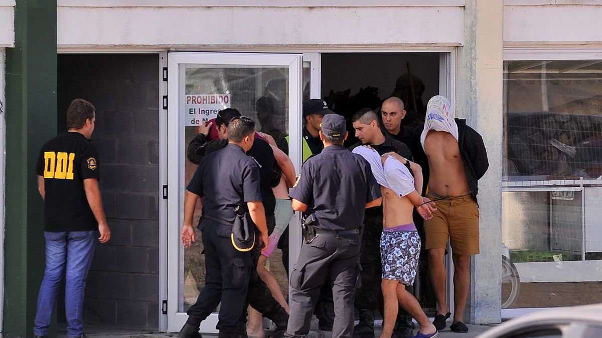 Piden que los ocho rugbiers detenidos sean imputados como autores materiales del asesinato de Fernando