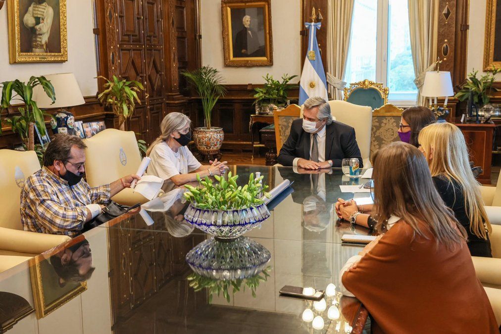 Alberto Fernández, tras la reunión con la madre de Úrsula, invitó a la sociedad a ser protagonistas del cambio para librarse de la violencia machista. 