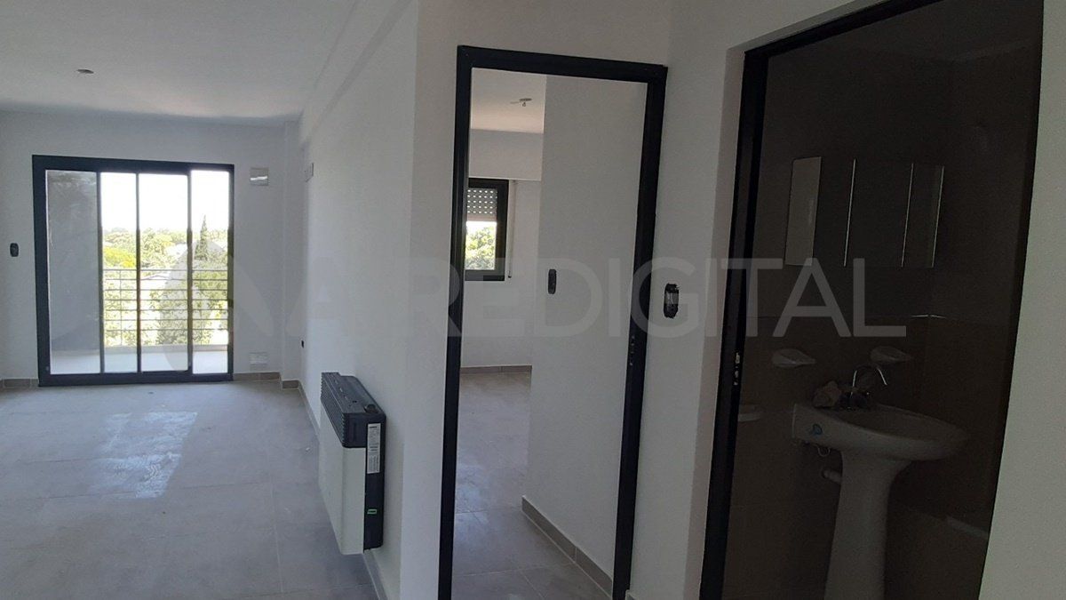 El interior de uno de los departamentos que entregó ATE en Rosario. 