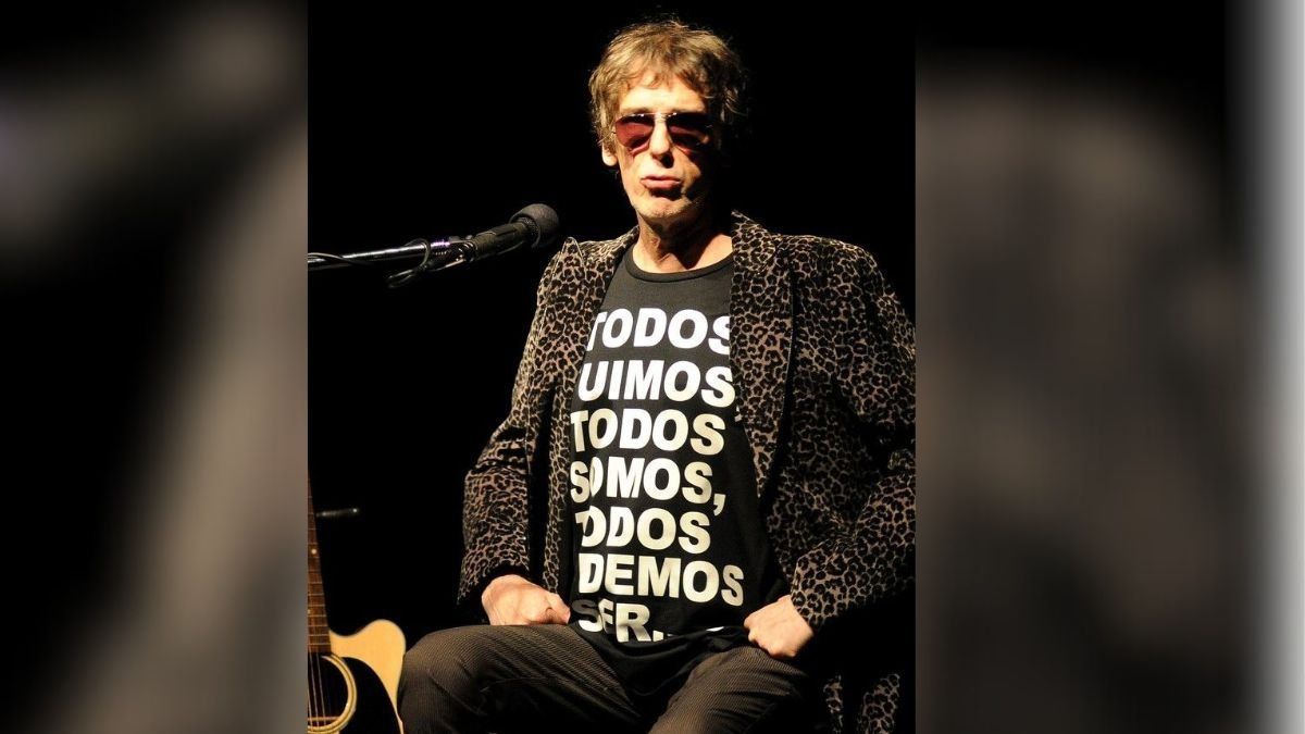 El Flaco Spinetta apoyó la causa desde sus conciertos, en medios de comunicación, eventos solidarios y la utilización de la remera: “TODOS FUIMOS, TODOS SOMOS, TODOS PODEMOS SER” El Flaco Spinetta apoyó la causa desde sus conciertos, en medios de comunicación, eventos solidarios y la utilización de la remera: “TODOS FUIMOS, TODOS SOMOS, TODOS PODEMOS SER”