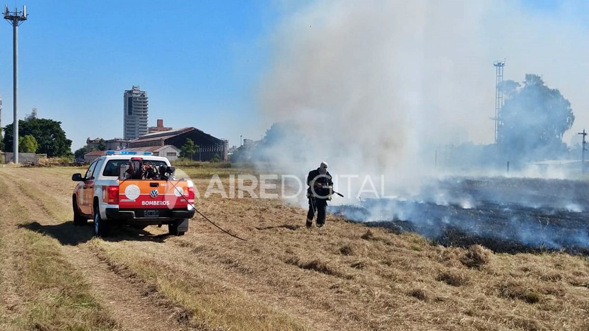 Fotos: se incendió un vagón en la Estación Belgrano