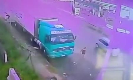 María Luzmar Caiti Rivero era madre de tres hijos y dueña de un local en Villa Celina; fue asesinada por su pareja en un ataque que quedó registrado por cámaras de seguridad. María Luzmar Caiti Rivero era madre de tres hijos y dueña de un local en Villa Celina; fue asesinada por su pareja en un ataque que quedó registrado por cámaras de seguridad.