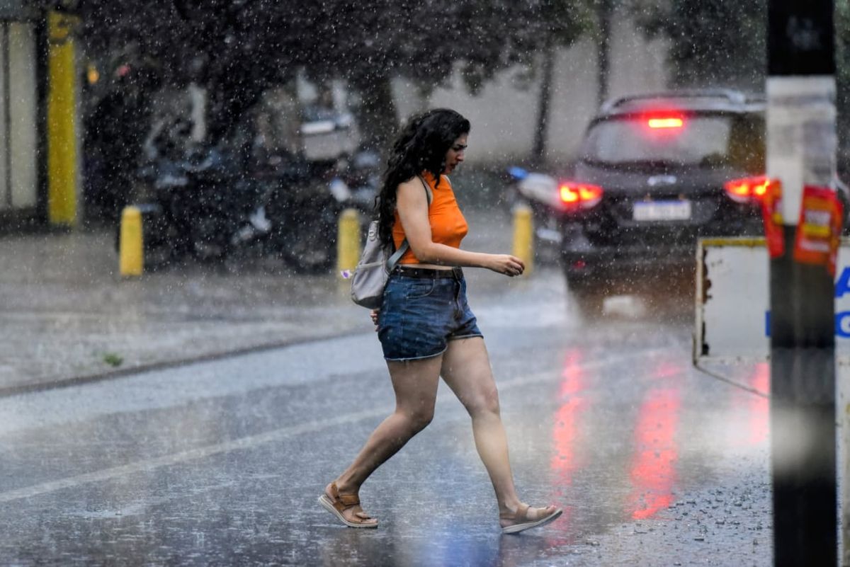 Las lluvias en Santa Fe se distribuyeron en distintos momentos del día, con acumulados importantes en la capital provincial.