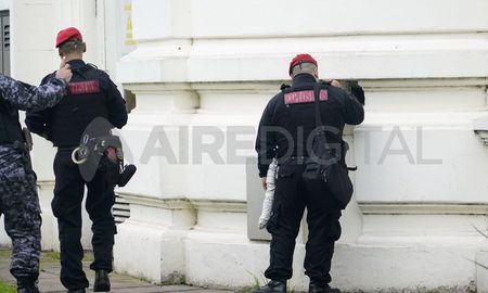 La brigada de Explosivos trabaja en el lugar. La brigada de Explosivos trabaja en el lugar.