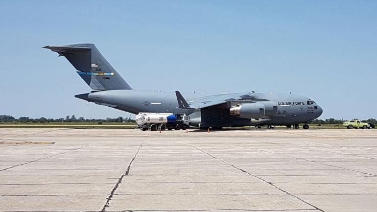 Llegó el avión norteamericano que ayudará en la búsqueda del ARA