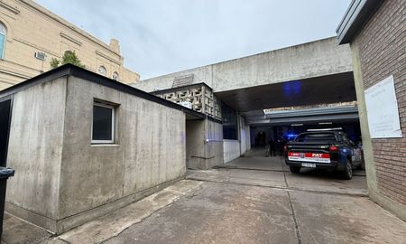 El chofer del colectivo fue trasladado al Hospital Cullen y es atendido. El chofer del colectivo fue trasladado al Hospital Cullen y es atendido.