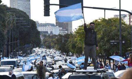 Este lunes habrá otro banderazo contra las medidas del Gobierno nacional. Este lunes habrá otro banderazo contra las medidas del Gobierno nacional.