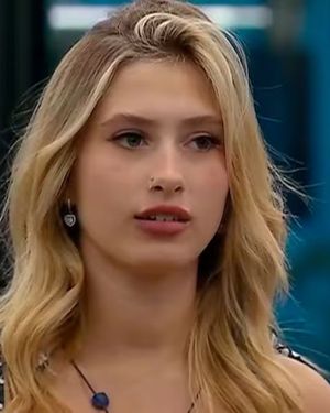 Lolo Poggio admitió sus problemas de higiene durante una charla con sus compañeros de Gran Hermano. Lolo Poggio admitió sus problemas de higiene durante una charla con sus compañeros de Gran Hermano.