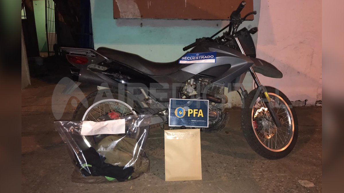 Brian Josué fue atrapado por agentes del Comando Radioeléctrico cuando chocó con su moto.