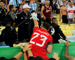 Tremendo: Dibu Martínez defendió a los hinchas argentinos de la Policía Tremendo: Dibu Martínez defendió a los hinchas argentinos de la Policía