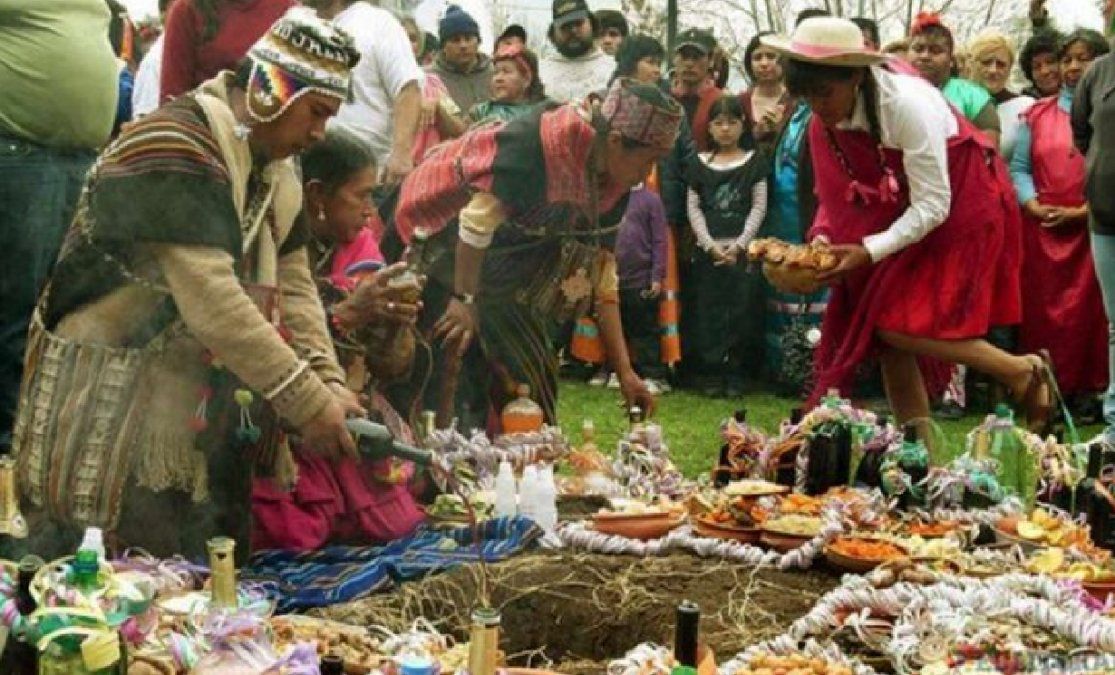 Día de la Pachamama ofrendas sahumados y rituales