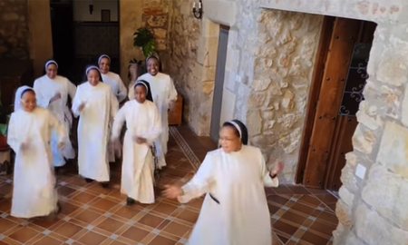 Monjas de clausura arrasan en la red al ritmo de Jerusalema Monjas de clausura arrasan en la red al ritmo de Jerusalema