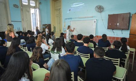El Gobierno de la Provincia de Santa Fe abonará este viernes 24 de abril el monto correspondiente al premio mensual del Programa Asistencia Perfecta El Gobierno de la Provincia de Santa Fe abonará este viernes 24 de abril el monto correspondiente al premio mensual del Programa Asistencia Perfecta