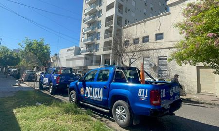 Policías de la jurisdicción custodiaban el lugar en donde fueron encontrados los restos. Policías de la jurisdicción custodiaban el lugar en donde fueron encontrados los restos.