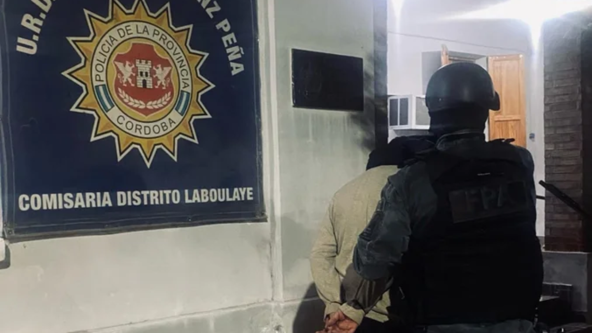 Una mujer denunció a su ex pareja por violencia, pero quedó detenida con él por vender droga juntos Una mujer denunció a su ex pareja por violencia, pero quedó detenida con él por vender droga juntos