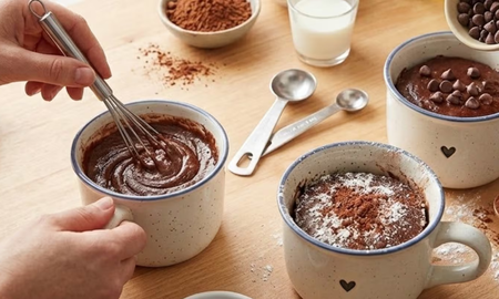 Qué es el mug cake y cómo hacerlo en el microondas en 2 minutos Qué es el mug cake y cómo hacerlo en el microondas en 2 minutos