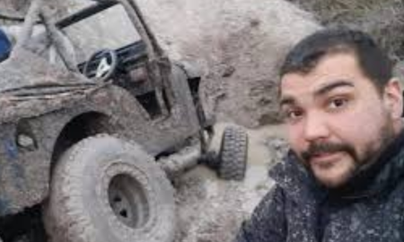 Estaba desaparecido y lo encontraron dentro de un tiburón. Estaba desaparecido y lo encontraron dentro de un tiburón.