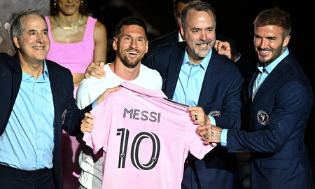 Jorge Más, uno de los dueños del Inter Miami, reveló que planean realizar un amistoso con el Barcelona. Jorge Más, uno de los dueños del Inter Miami, reveló que planean realizar un amistoso con el Barcelona.