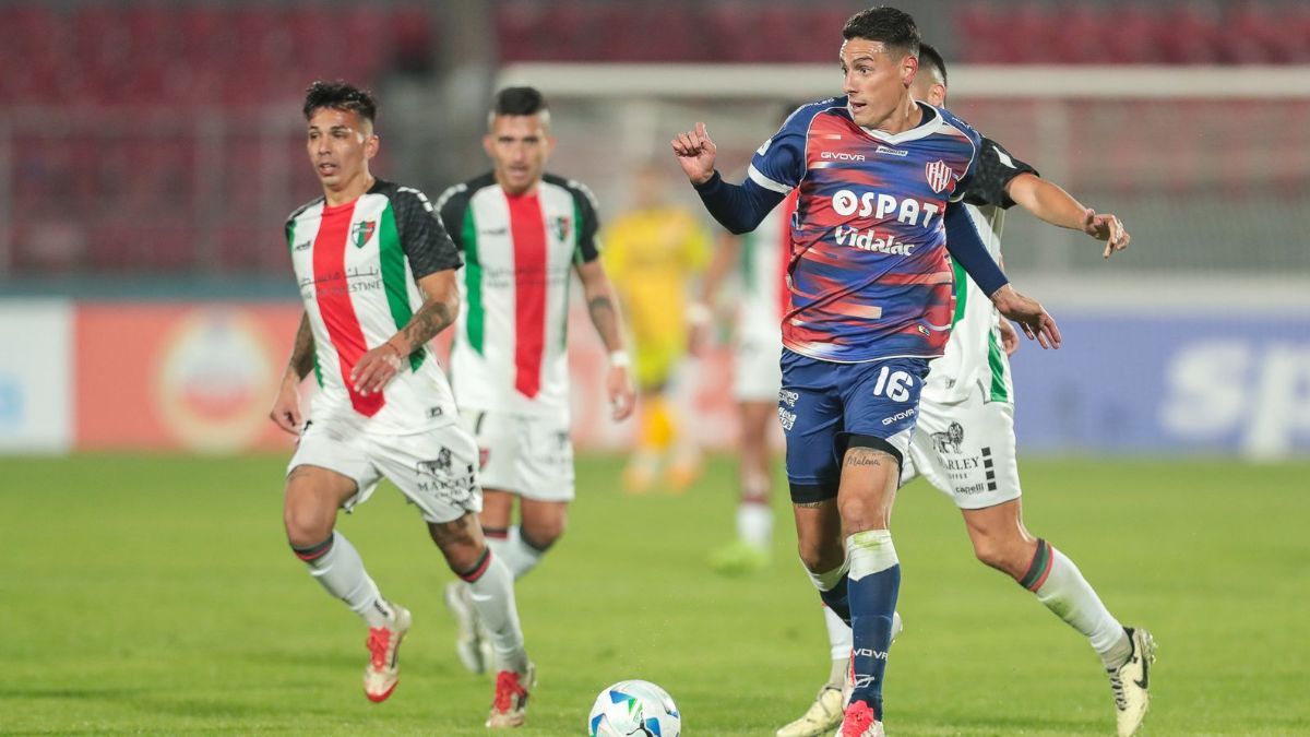 Unión perdió 2 a 0 ante Palestino en su visita a Chile.