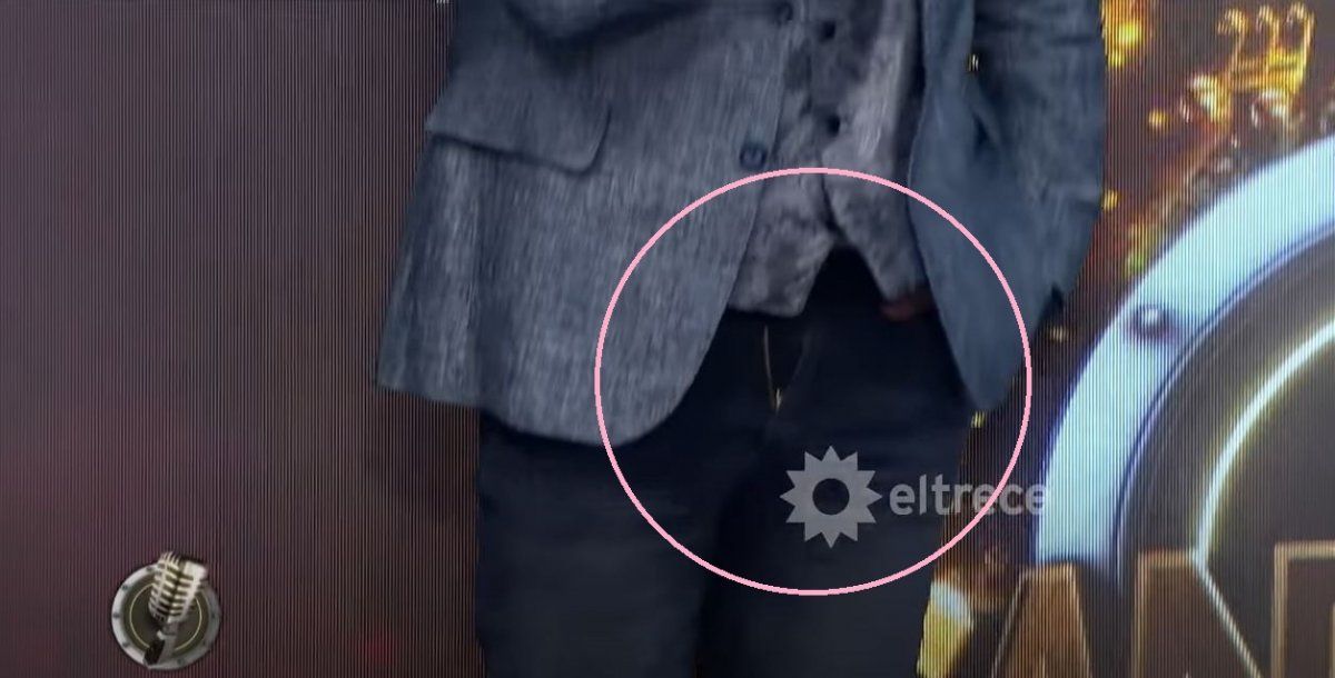 A Mediavilla se le olvidó subirse la bragueta y pasó un papelón.