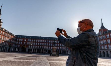 La Plaza Mayor de España prácticamente vacía por el coronavirus. Foto: La Vanguardia. La Plaza Mayor de España prácticamente vacía por el coronavirus. Foto: La Vanguardia.