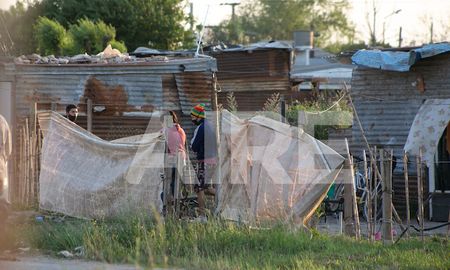 El 2,2% de los hogares se encontraba en diciembrepasado ocupando viviendas en situación de hacinamiento crítico. El 2,2% de los hogares se encontraba en diciembrepasado ocupando viviendas en situación de hacinamiento crítico.