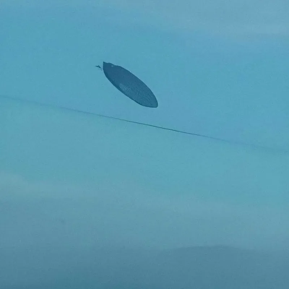 Impactantes imágenes de un OVNI gigante que una mujer captó en Tucumán. Impactantes imágenes de un OVNI gigante que una mujer captó en Tucumán.