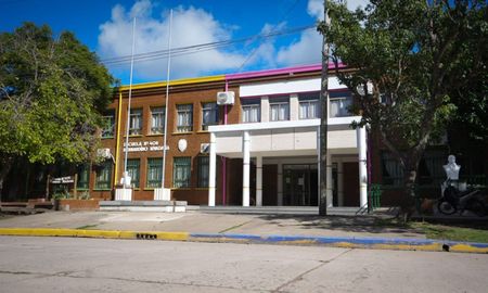Los docentes de la escuela Rivadavia de San Cristóbal llevan adelante una jornada de reflexión. Los docentes de la escuela Rivadavia de San Cristóbal llevan adelante una jornada de reflexión.