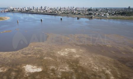 La postal de la laguna Setúbal con el río oscilando cerca de los 0,60 metros en el Puerto de Santa Fe. La postal de la laguna Setúbal con el río oscilando cerca de los 0,60 metros en el Puerto de Santa Fe.