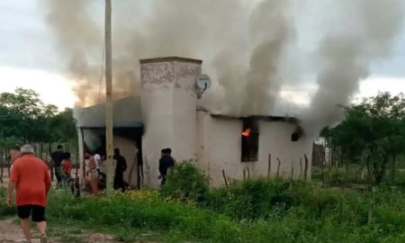 La travesura que le costó la vida a un nene de cuatro años y dejó consternado a todo un pueblo de Santiago del Estero La travesura que le costó la vida a un nene de cuatro años y dejó consternado a todo un pueblo de Santiago del Estero