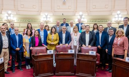 La Cámara de Diputadas recibió a las autoridades de las universidades nacionales de Rosario, del Litoral y Rafaela, de las delegaciones de la Universidad Tecnológica Nacional (UTN) y de los centros científicos del Conicet con sede en Santa Fe. La Cámara de Diputadas recibió a las autoridades de las universidades nacionales de Rosario, del Litoral y Rafaela, de las delegaciones de la Universidad Tecnológica Nacional (UTN) y de los centros científicos del Conicet con sede en Santa Fe.