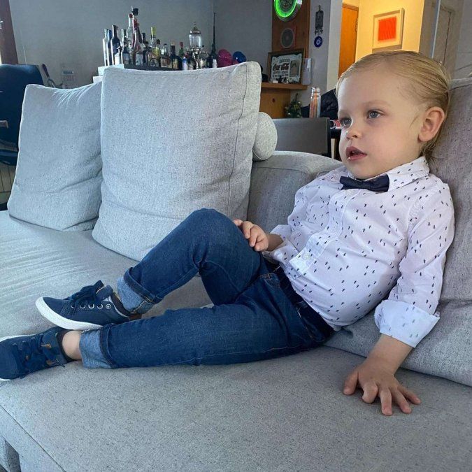 Posó para su padre en su versión más elegante. 