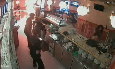 Un hombre prendió fuego un bar porque no había mayonesa para su sándwich. Un hombre prendió fuego un bar porque no había mayonesa para su sándwich.