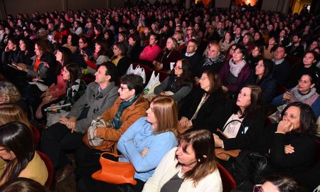El Gobierno provincial, a través del Ministerio de Educación, presentó en Rosario el programa Comunidades de Aprendizajes. El Gobierno provincial, a través del Ministerio de Educación, presentó en Rosario el programa Comunidades de Aprendizajes.