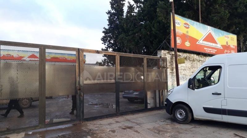 Hicieron un boquete, entraron a una distribuidora y robaron $ 8 millones