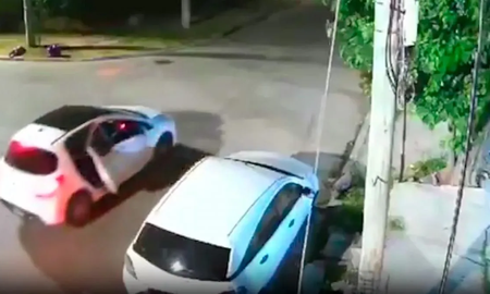 Horror en Villa Luzuriaga: robaron un auto con una beba de tres meses a bordo y en la huida la arrojaron al asfalto Horror en Villa Luzuriaga: robaron un auto con una beba de tres meses a bordo y en la huida la arrojaron al asfalto