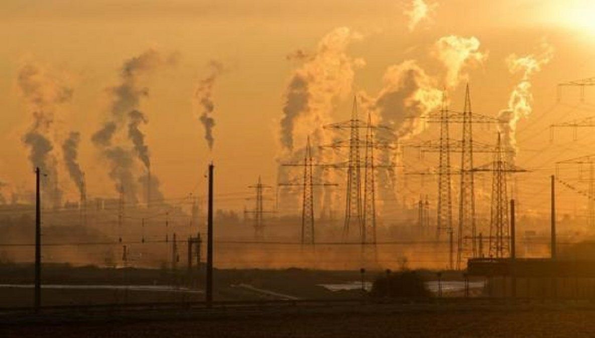 Argentina tiene una matriz productiva, energética y de transporte, cuya economía está basada en actividades extractivas como la minería, la extracción de petróleo y de gas.