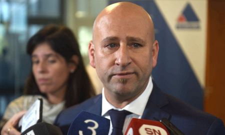 El exjefe de los fiscales de Rosario, Patricio Serjal, está preso en Piñero, donde bajó 18 kilos y según su defensa atraviesa un fuerte estado depresivo. El exjefe de los fiscales de Rosario, Patricio Serjal, está preso en Piñero, donde bajó 18 kilos y según su defensa atraviesa un fuerte estado depresivo.