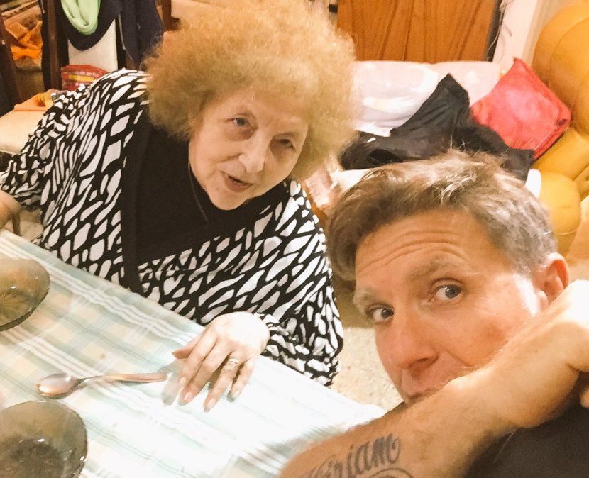 Alejandro Fantino se aleja de su programa porque su madre lo necesita.