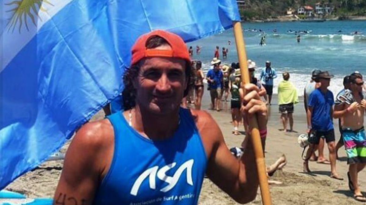 Un reconocido surfista argentino falleció mientras practicaba en una playa de México