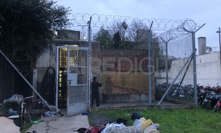 Diez presos se fugaron de la comisaría 24 de Granadero Baigorria. Diez presos se fugaron de la comisaría 24 de Granadero Baigorria.