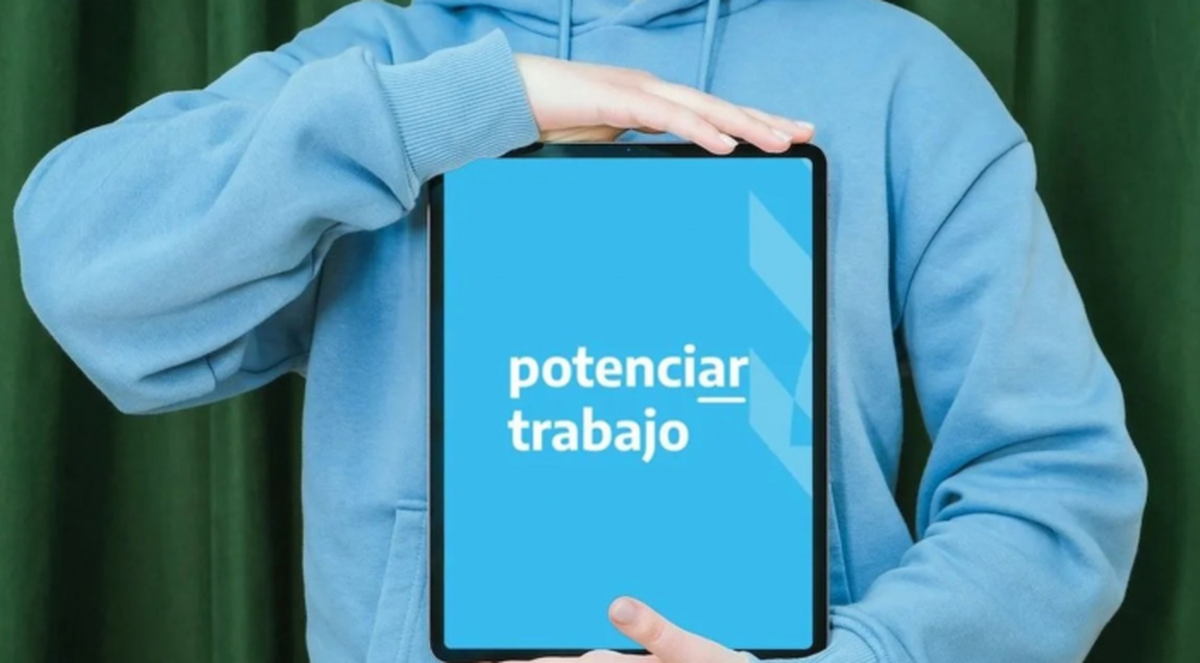 Luis Caputo anunció un congelamiento para el plan Potenciar Trabajo. Luis Caputo anunció un congelamiento para el plan Potenciar Trabajo.
