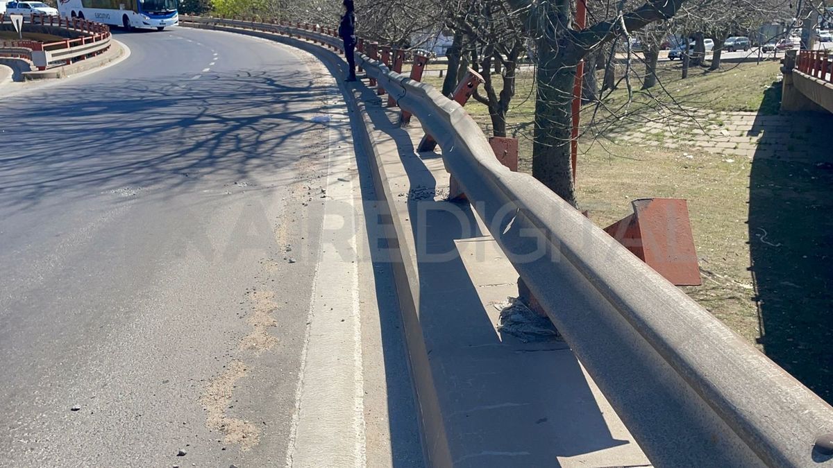 Así quedó el guardarraíl del viaducto oroño. Así quedó el guardarraíl del viaducto oroño.
