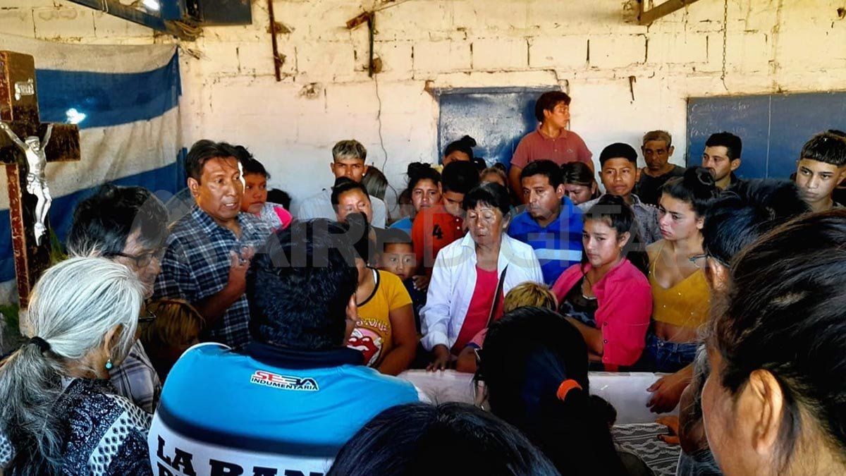 Imágenes del velorio de Máximo Jerez, el niño rosarino de 11 años que murió alcanzado por una bala el domingo.