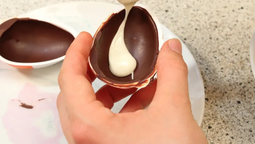 altText(Huevos de Pascua sin molde: una receta simple y fácil para hacer en casa)}