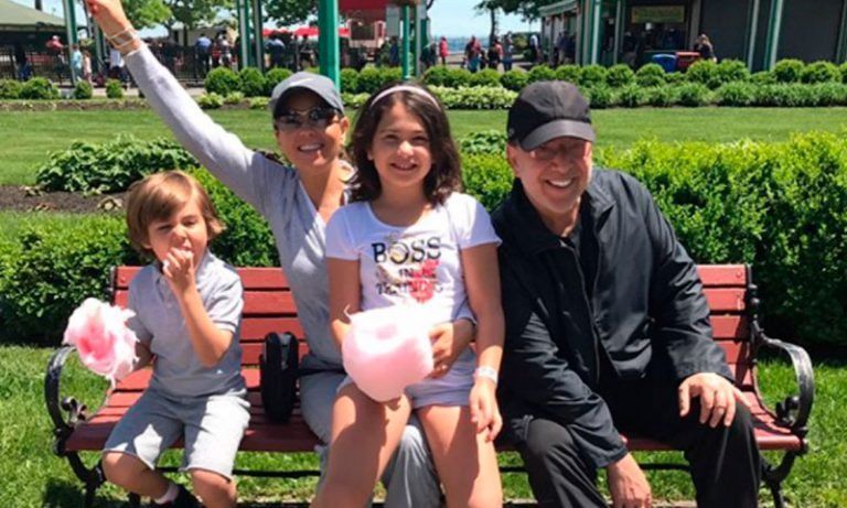 A cara lavada y de entrecasa, Thalía apareció en un divertido video de su marido